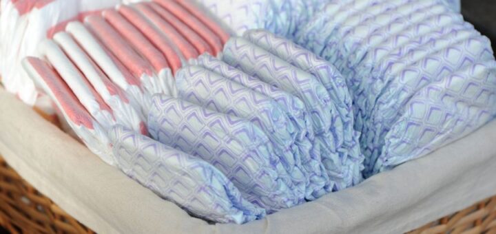 Difference between diapers and pull ups: super helpful guide